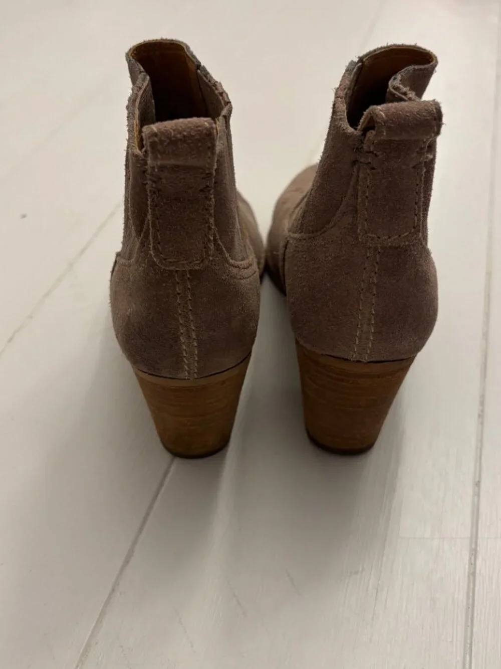 Dolce Vita Taupe Suede Chelsea Western Booties Size 8 - Picture 6 of 9